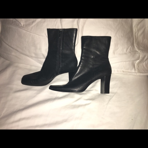 Black leather Booties - Picture 1 of 2